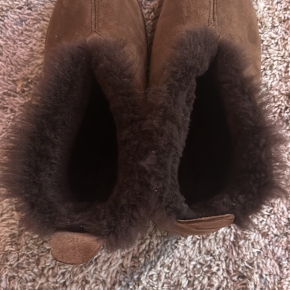 L.L. Bean Men’s Wicked Good Brown Slippers - Picture 8 of 14